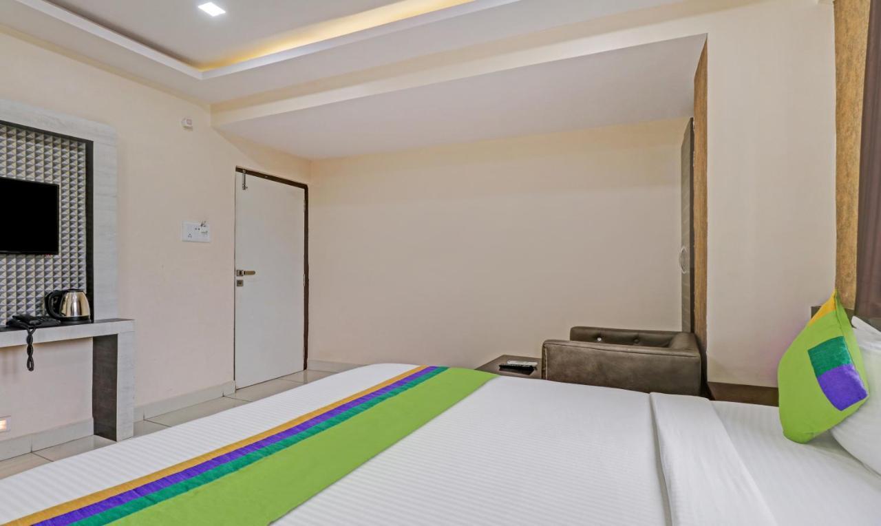 Fabhotel Rotano Suites - Yelahanka Bangalore Buitenkant foto
