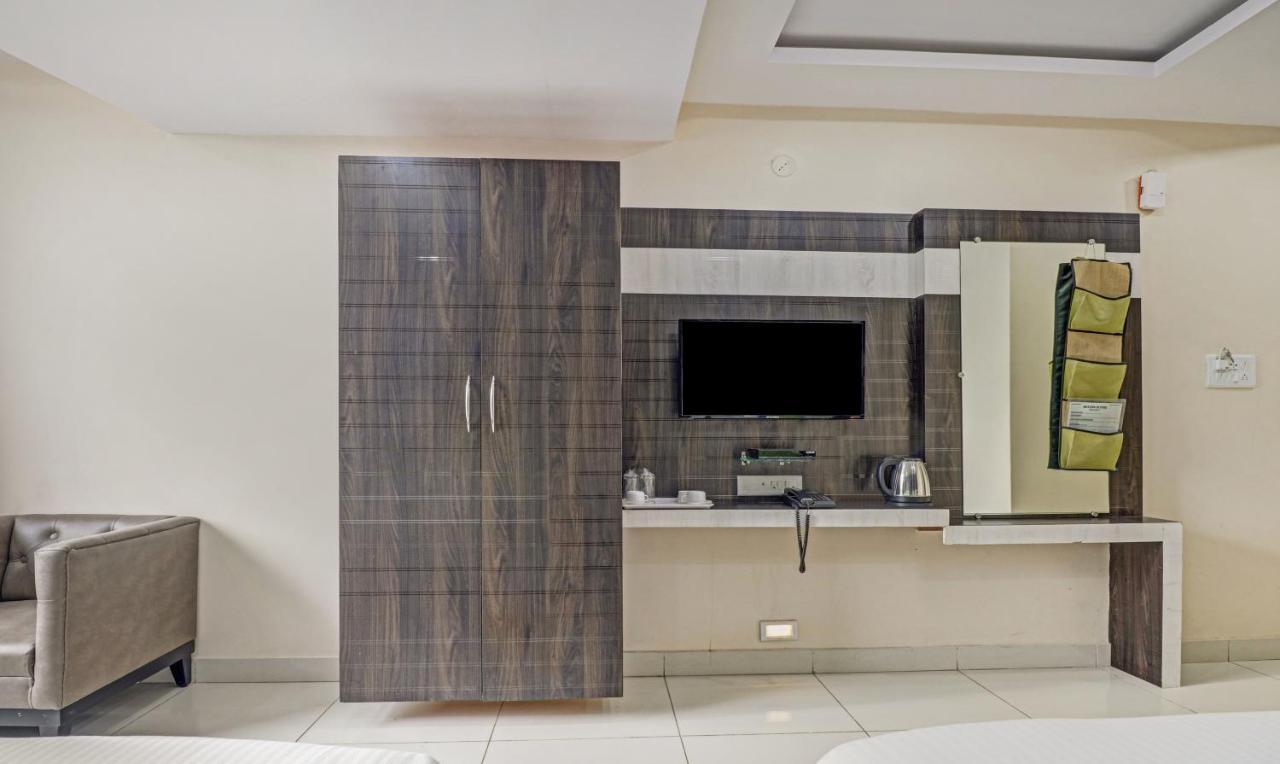 Fabhotel Rotano Suites - Yelahanka Bangalore Buitenkant foto