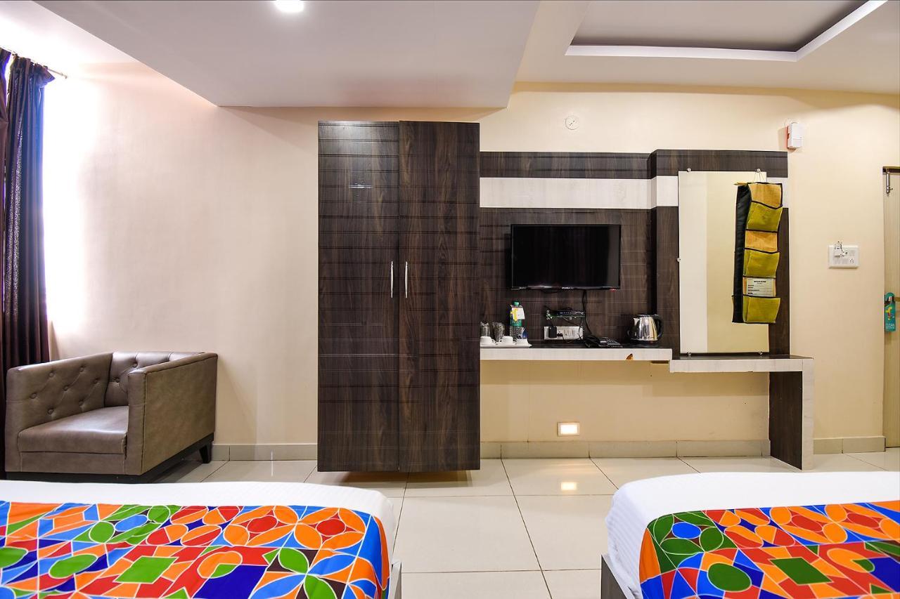 Fabhotel Rotano Suites - Yelahanka Bangalore Buitenkant foto