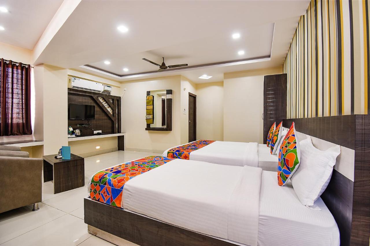 Fabhotel Rotano Suites - Yelahanka Bangalore Buitenkant foto