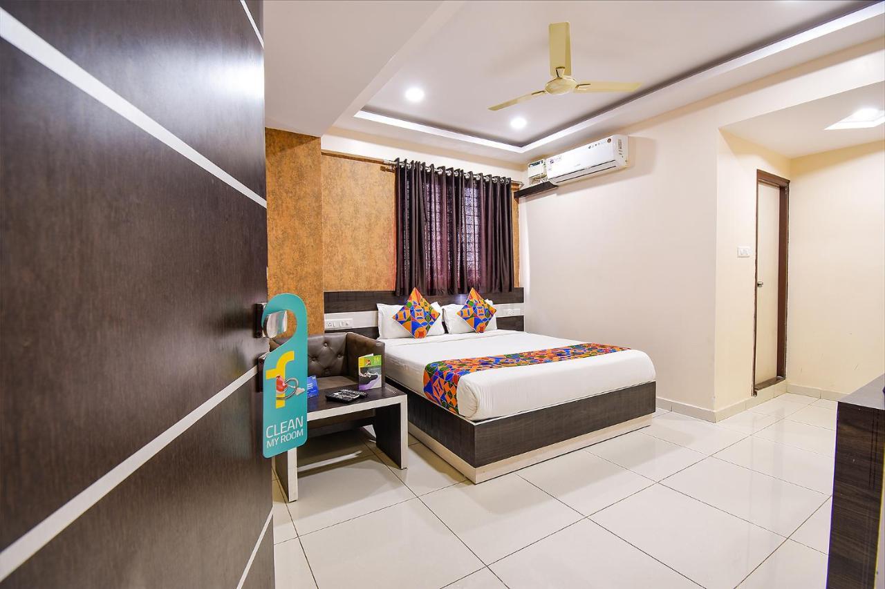 Fabhotel Rotano Suites - Yelahanka Bangalore Buitenkant foto